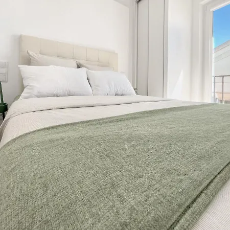 Sea View Apartment, Steps From The Beach,