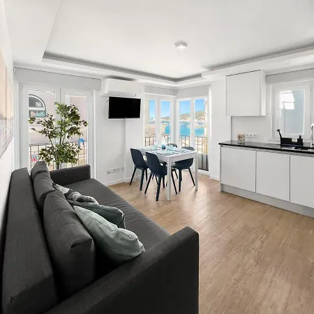 Sea View Apartment, Steps From The Beach, Apartamento Sesimbra