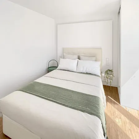 Sea Light Sesimbra. 2 Bedrooms, 6 Guests Apartment