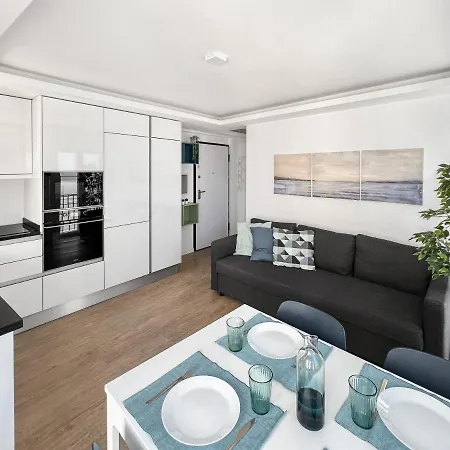 Apartmán Sea View Apartment, Steps From The Beach, *