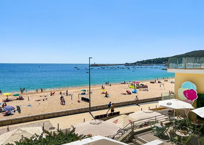 Sea View Apartment, Steps From The Beach, Sesimbra
